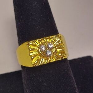 Gold Tone Clear Crystal Rhinestone Ring Sunburst Thick Accent Ring Size 8.5